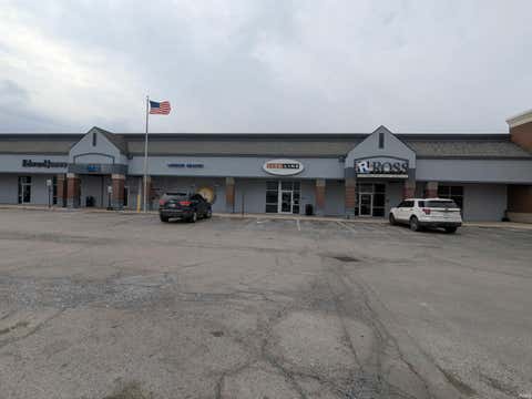 Tiny photo for 194 E Southway Boulevard, Kokomo, IN 46902 (MLS # 202626327)