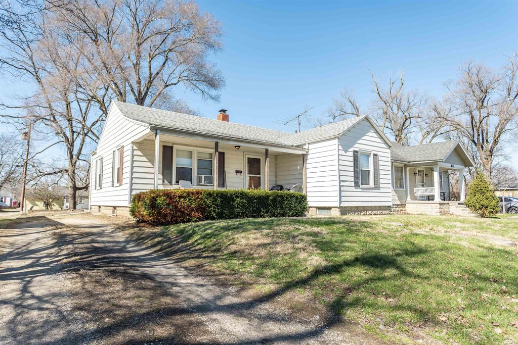 Photo of 1633 N New York Avenue, Muncie, IN 47304 (MLS # 202608973)