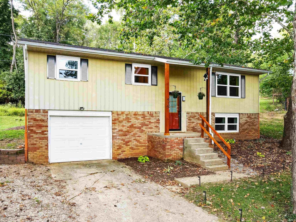 Photo of 415 N Chandler Drive, Ellettsville, IN 47429 (MLS # 202636794)