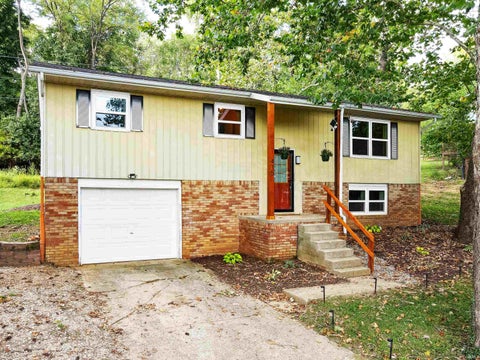 Photo of 415 N Chandler Drive, Ellettsville, IN 47429 (MLS # 202636794)