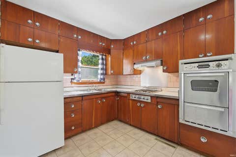 Tiny photo for 6722 E Wabash Road, Peru, IN 46970 (MLS # 202634613)