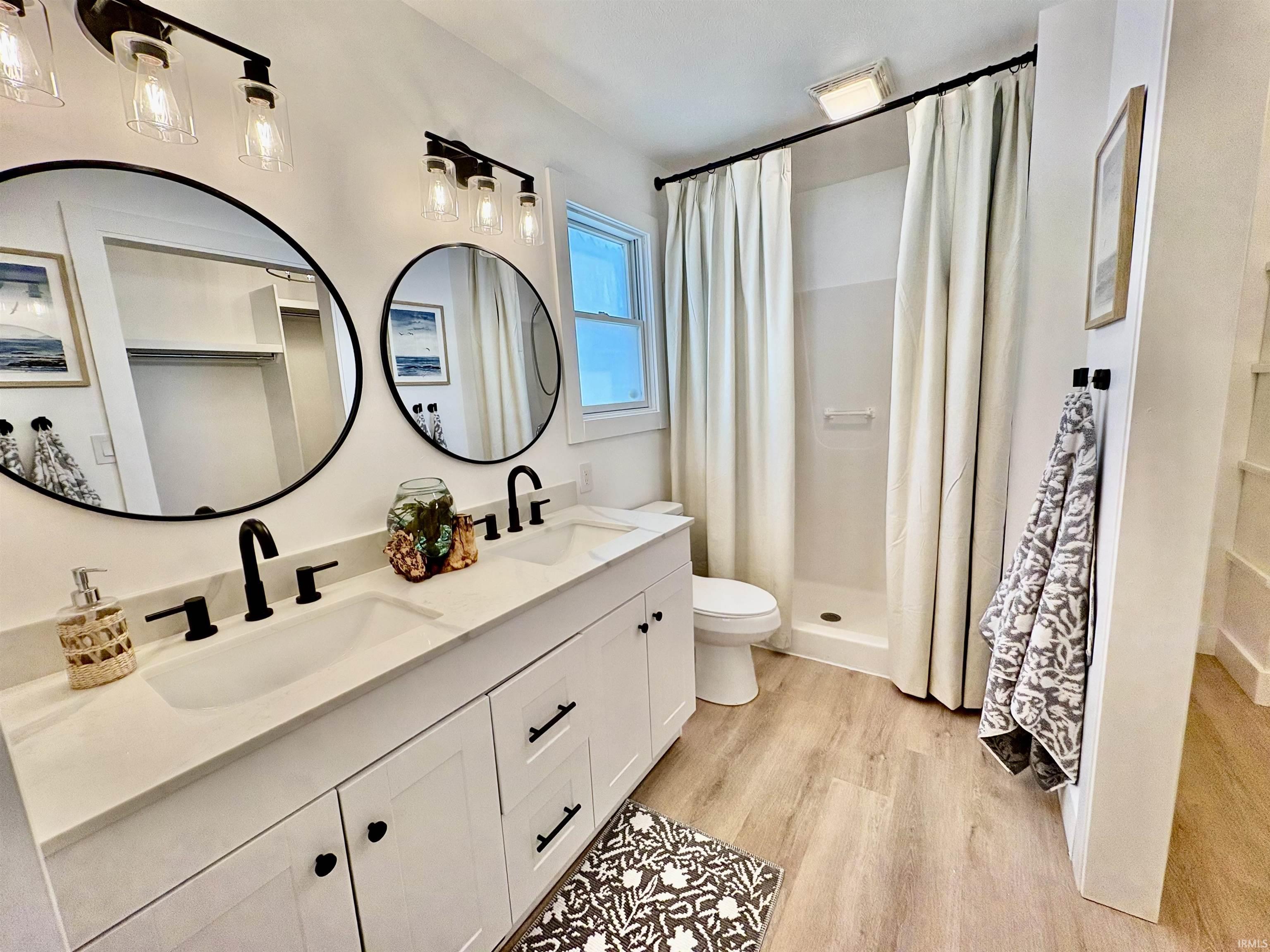 Elkhart, Indiana 46528, United States, 3 Bedrooms Bedrooms, ,3 BathroomsBathrooms,Residential,Active,213667