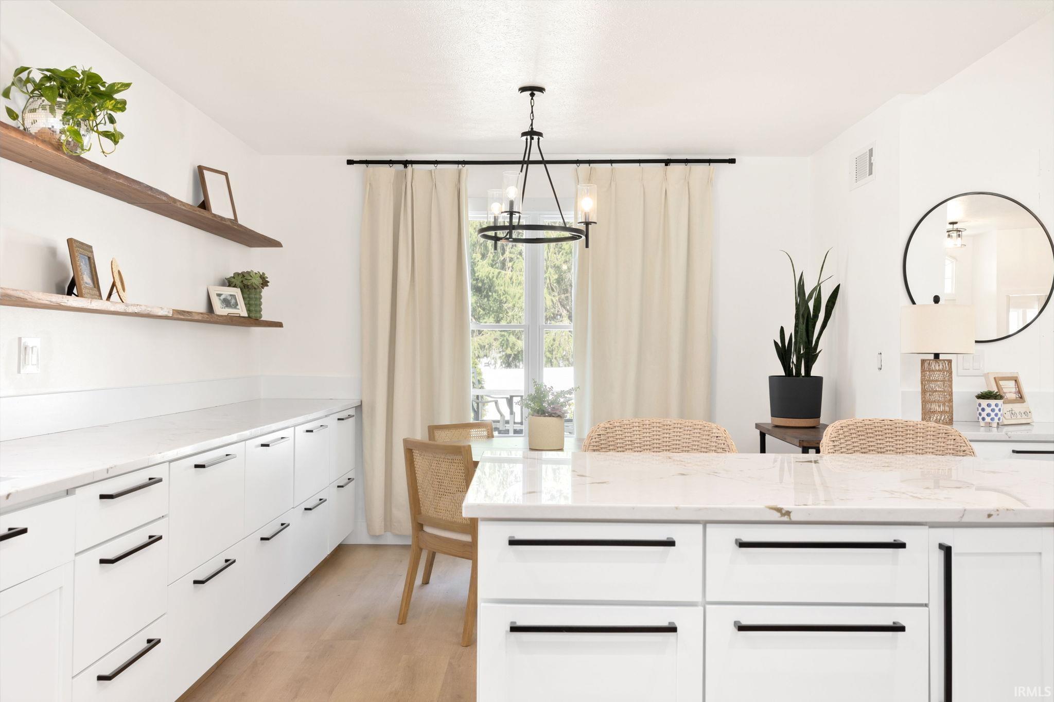 Elkhart, Indiana 46528, United States, 3 Bedrooms Bedrooms, ,3 BathroomsBathrooms,Residential,Active,213667