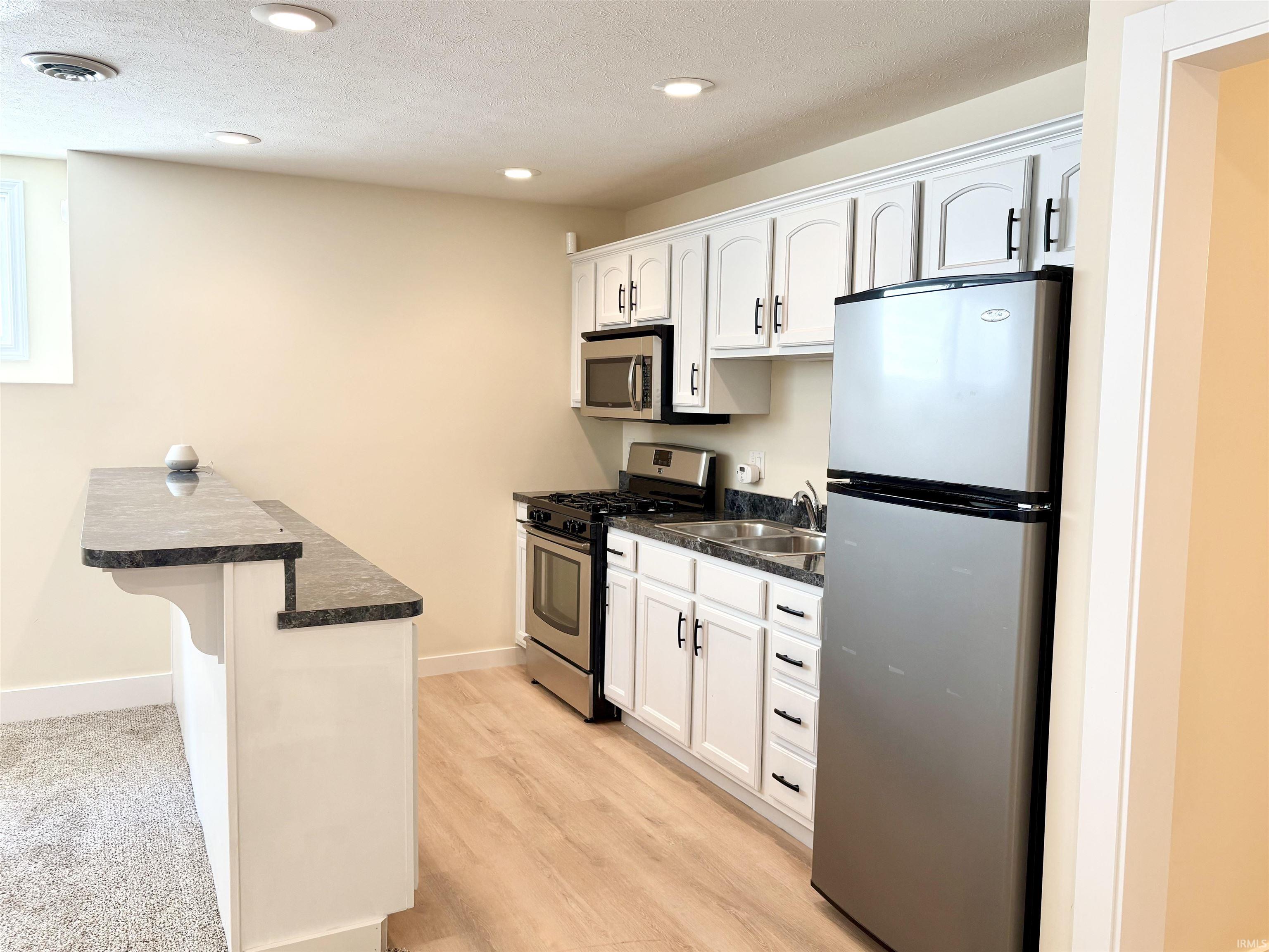 Elkhart, Indiana 46528, United States, 3 Bedrooms Bedrooms, ,3 BathroomsBathrooms,Residential,Active,213667