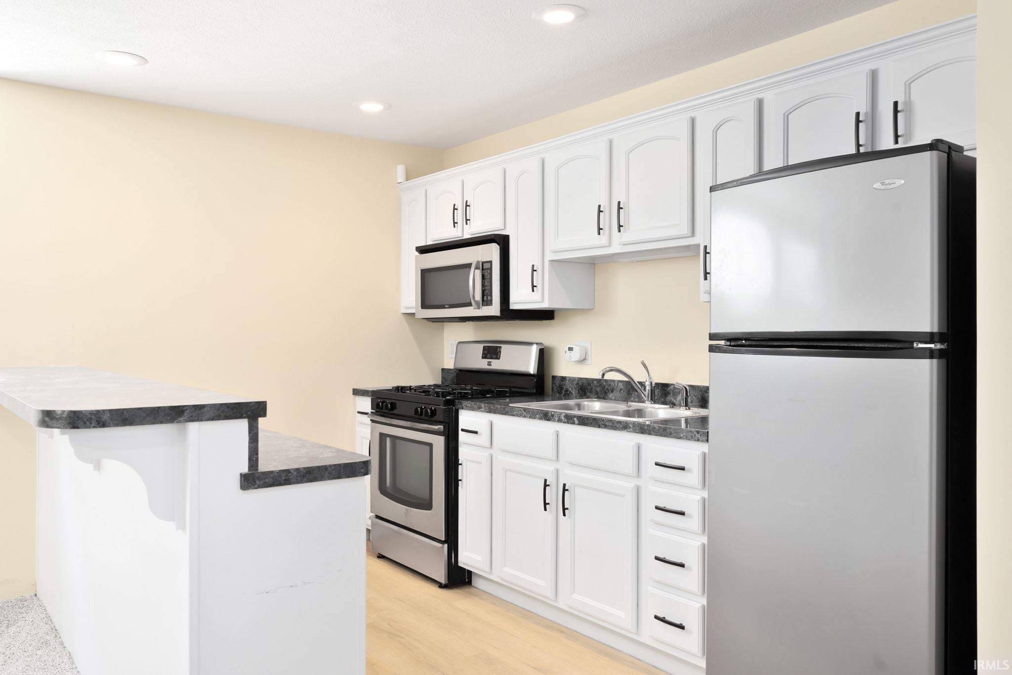 Elkhart, Indiana 46528, United States, 3 Bedrooms Bedrooms, ,3 BathroomsBathrooms,Residential,Active,213667