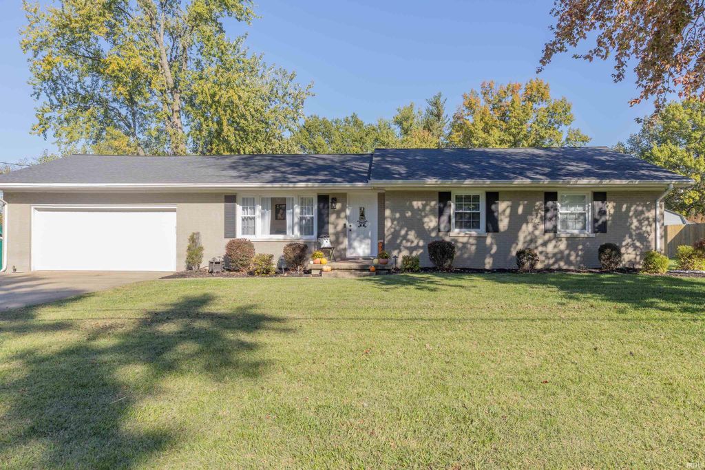 Photo of 8213 Middle Mount Vernon Road, Evansville, IN 47712 (MLS # 202544388)