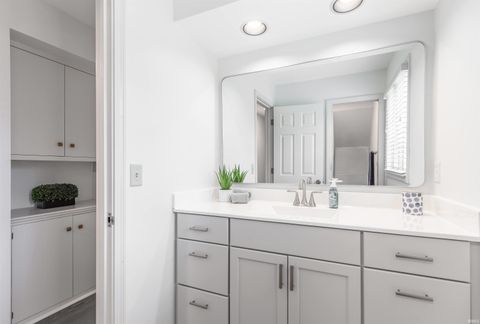 Tiny photo for 7416 E Sycamore Street, Evansville, IN 47715 (MLS # 202606030)