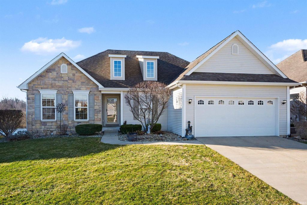Photo of 926 Vawter Circle, South Bend, IN 46614 (MLS # 202607688)