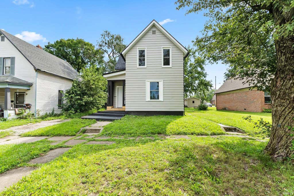 Photo of 2817 John Street, Fort Wayne, IN 46806 (MLS # 202634186)