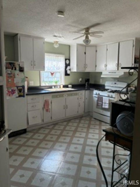 Tiny photo for 568 Van Buren Avenue, Peru, IN 46970 (MLS # 202639126)