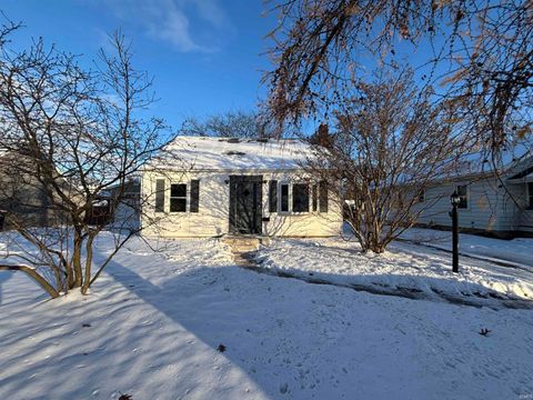 Photo of 2710 Waynewood Drive, Fort Wayne, IN 46809 (MLS # 202548048)