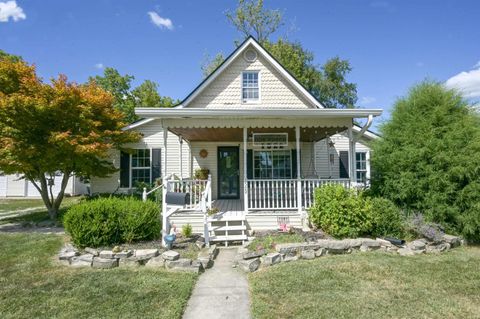Photo of 1522 W SUPERIOR Street, Kokomo, IN 46901 (MLS # 202534110)
