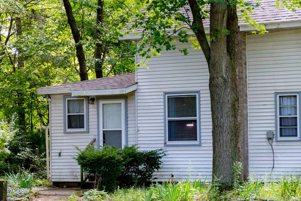 Photo of 29179 County Road 10, Elkhart, IN 46514 (MLS # 202633961)