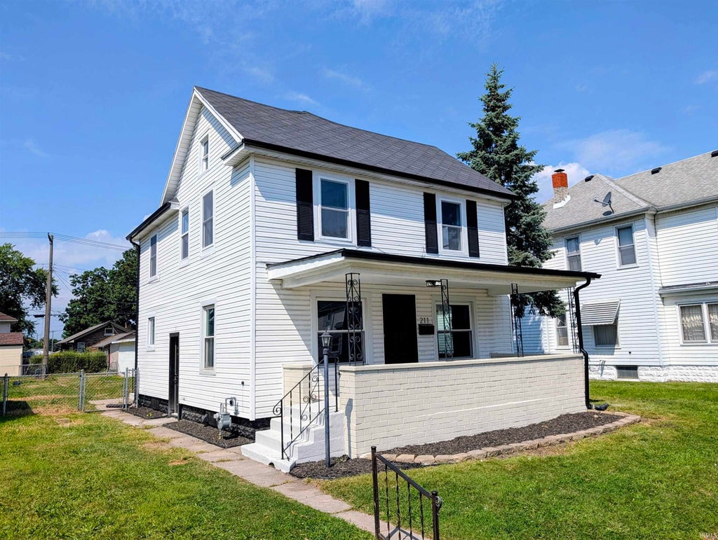 Photo of 211 Cleveland Street, Mishawaka, IN 46544 (MLS # 202635004)