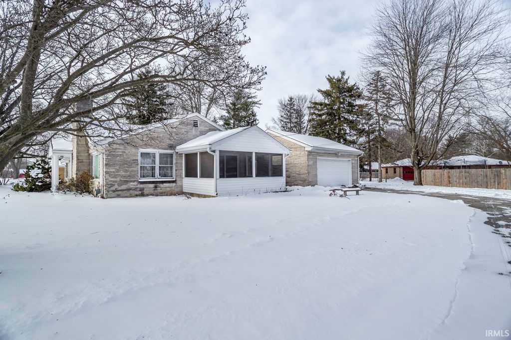 Photo of 906 Windsor Drive, West Lafayette, IN 47906 (MLS # 202604501)
