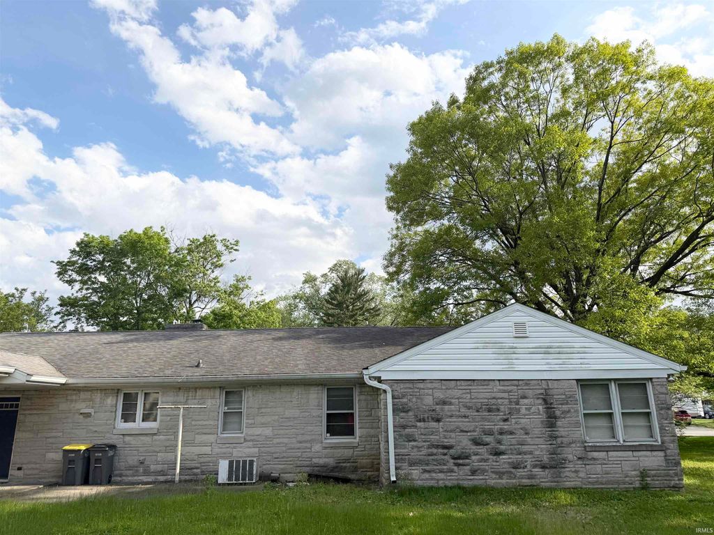 Photo of 906 Windsor Drive, West Lafayette, IN 47906 (MLS # 202604501)