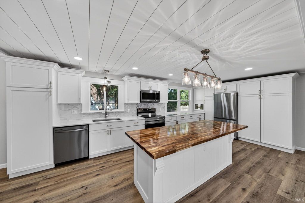 Photo of 52291 Shenandoah Drive, South Bend, IN 46635 (MLS # 202622747)