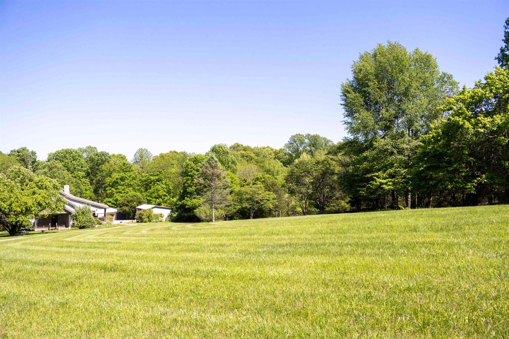 Photo of 7800 N Mt Tabor Road, Ellettsville, IN 47429 (MLS # 202619177)