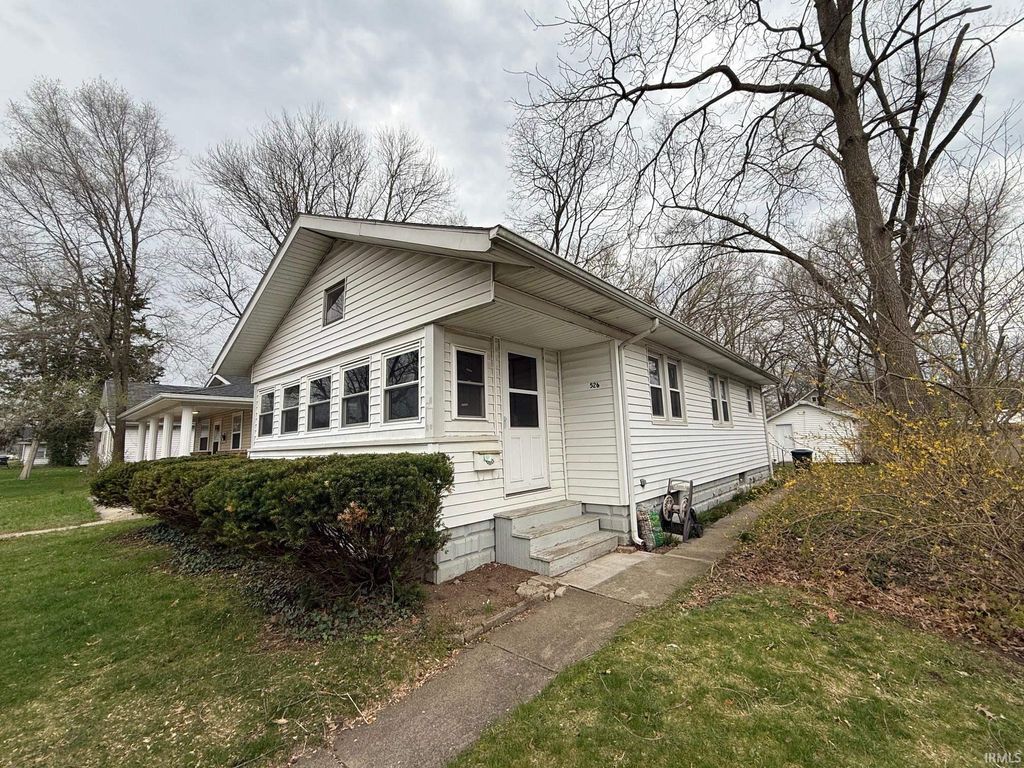 Photo of 526 S 28th Street, South Bend, IN 46615 (MLS # 202612572)