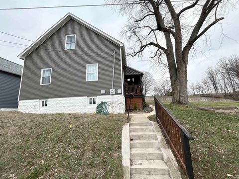 Tiny photo for 520 Henry Street, Logansport, IN 46947 (MLS # 202608170)