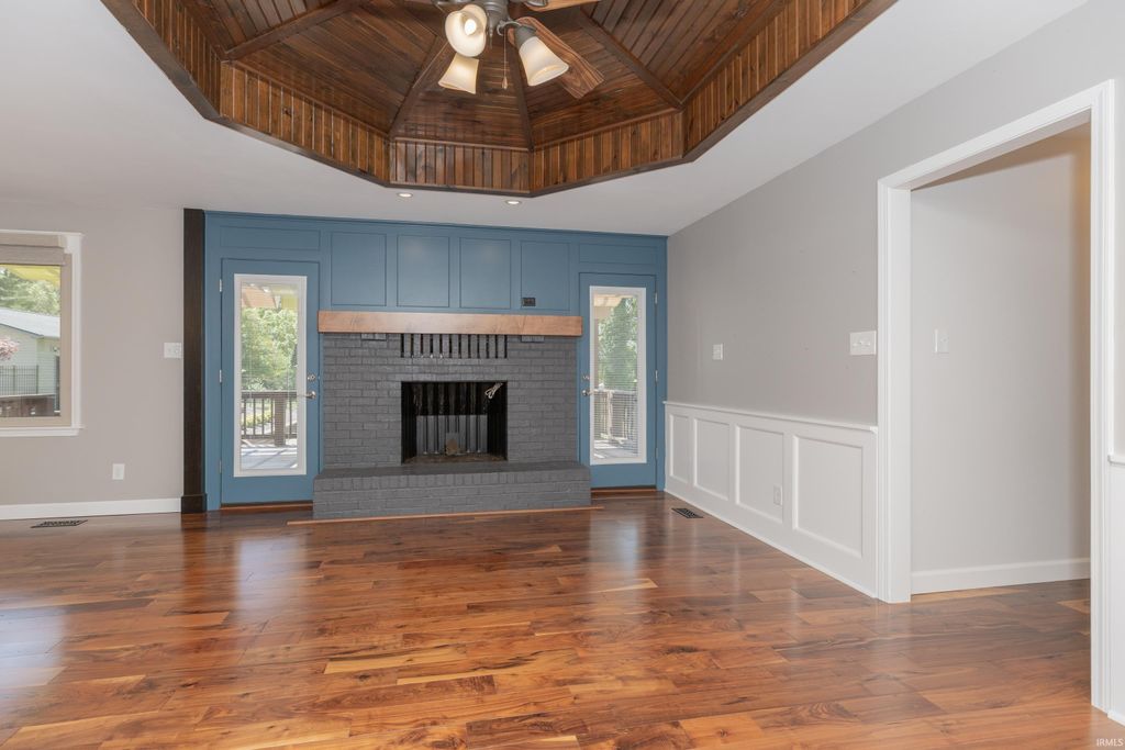 Photo of 201 E Mount Pleasant Road, Evansville, IN 47711 (MLS # 202618356)