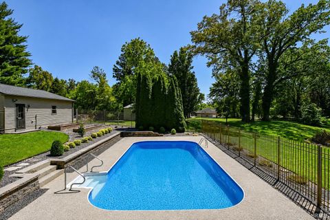 Tiny photo for 201 E Mount Pleasant Road, Evansville, IN 47711 (MLS # 202618356)