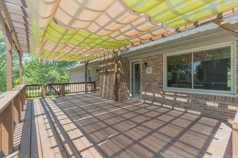 Tiny photo for 201 E Mount Pleasant Road, Evansville, IN 47711 (MLS # 202618356)