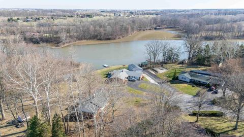 Tiny photo for 633 N Lakeview Court, Greentown, IN 46936 (MLS # 202607732)