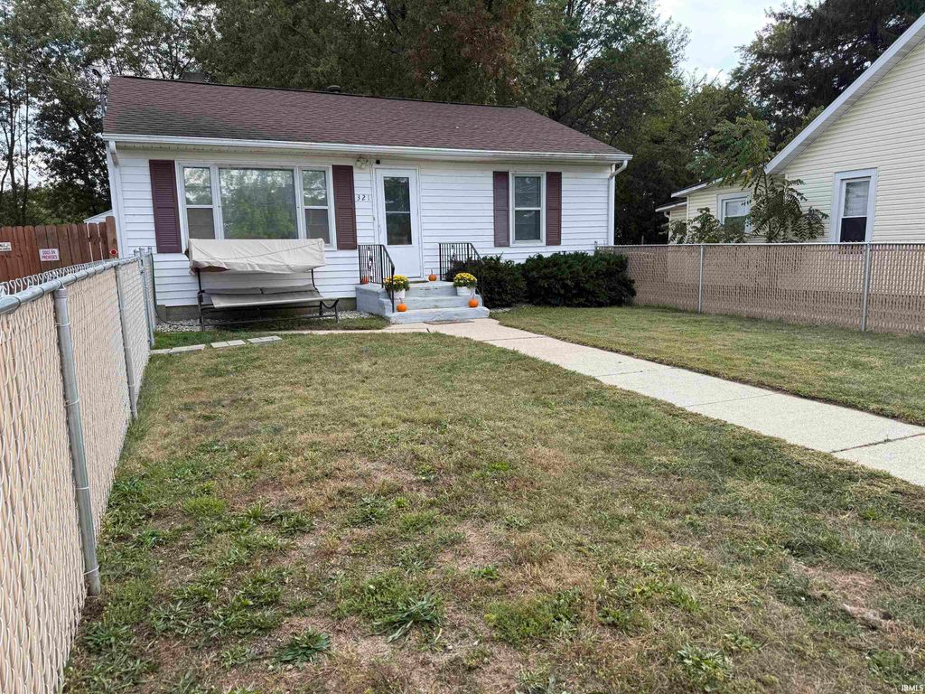Photo of 321 W Weber Drive, Muncie, IN 47303 (MLS # 202605472)