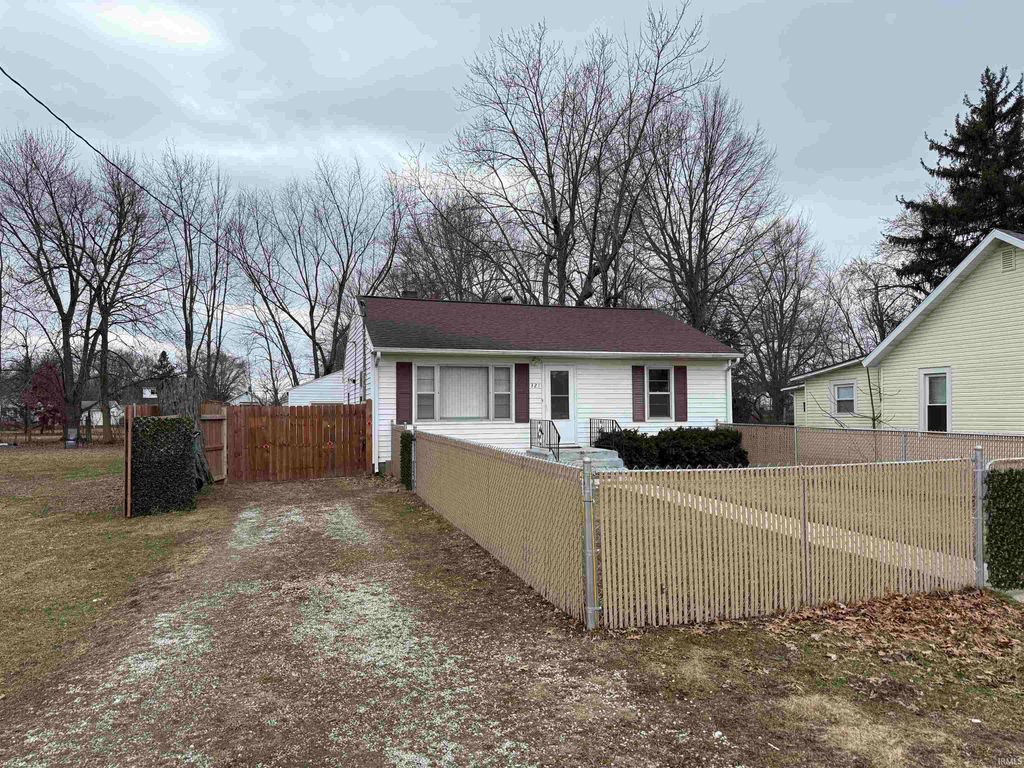 Photo of 321 W Weber Drive, Muncie, IN 47303 (MLS # 202605472)
