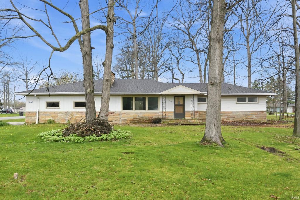 Photo of 5107 Lahmeyer Road, Fort Wayne, IN 46835 (MLS # 202613215)