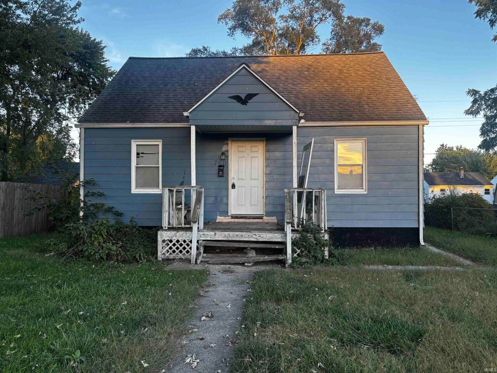 Photo of 760 S Edison Avenue, South Bend, IN 46619 (MLS # 202641653)