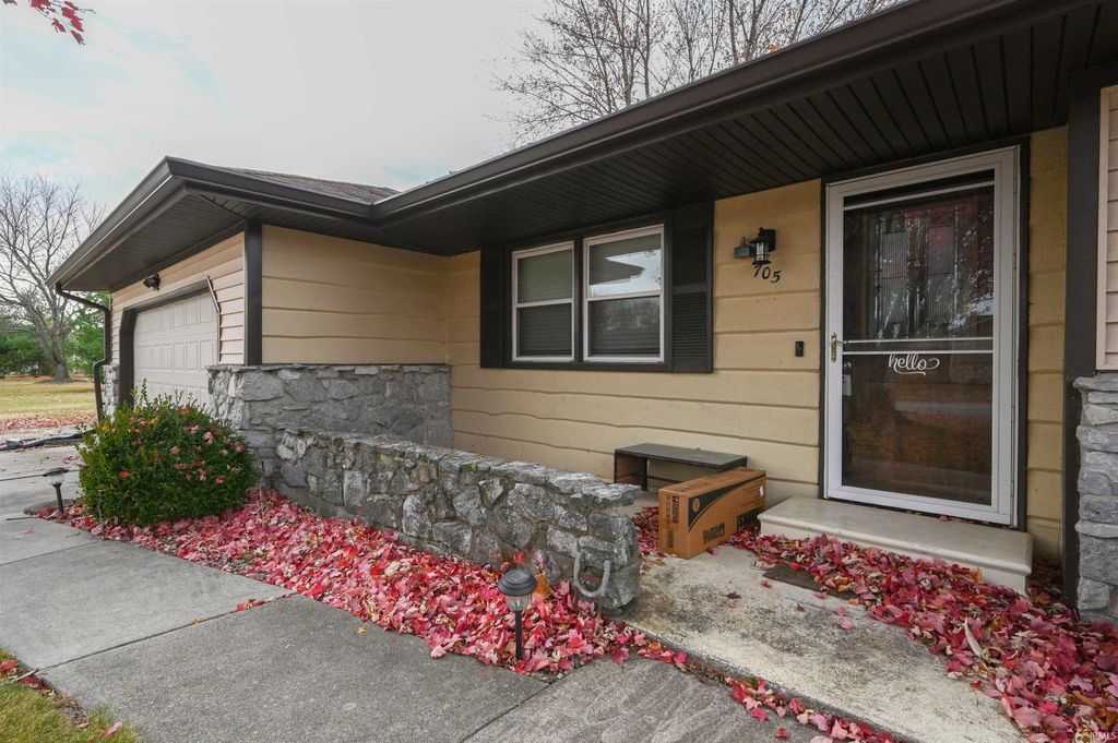 Photo of 705 PINOAK Drive, Kokomo, IN 46901 (MLS # 202545471)