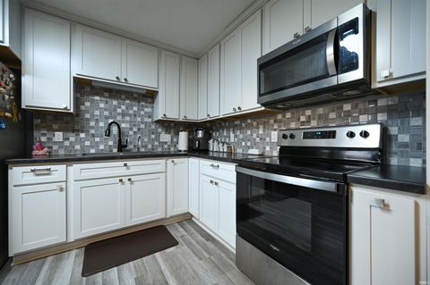 Tiny photo for 705 PINOAK Drive, Kokomo, IN 46901 (MLS # 202545471)