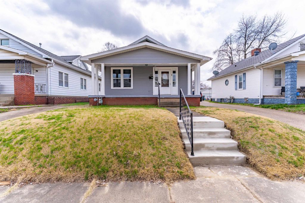 Photo of 407 Richardt Avenue, Evansville, IN 47711 (MLS # 202607969)