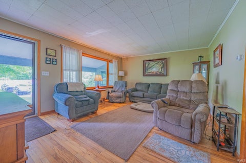 Tiny photo for 330 E 10th Street, Jonesboro, IN 46938 (MLS # 202620408)