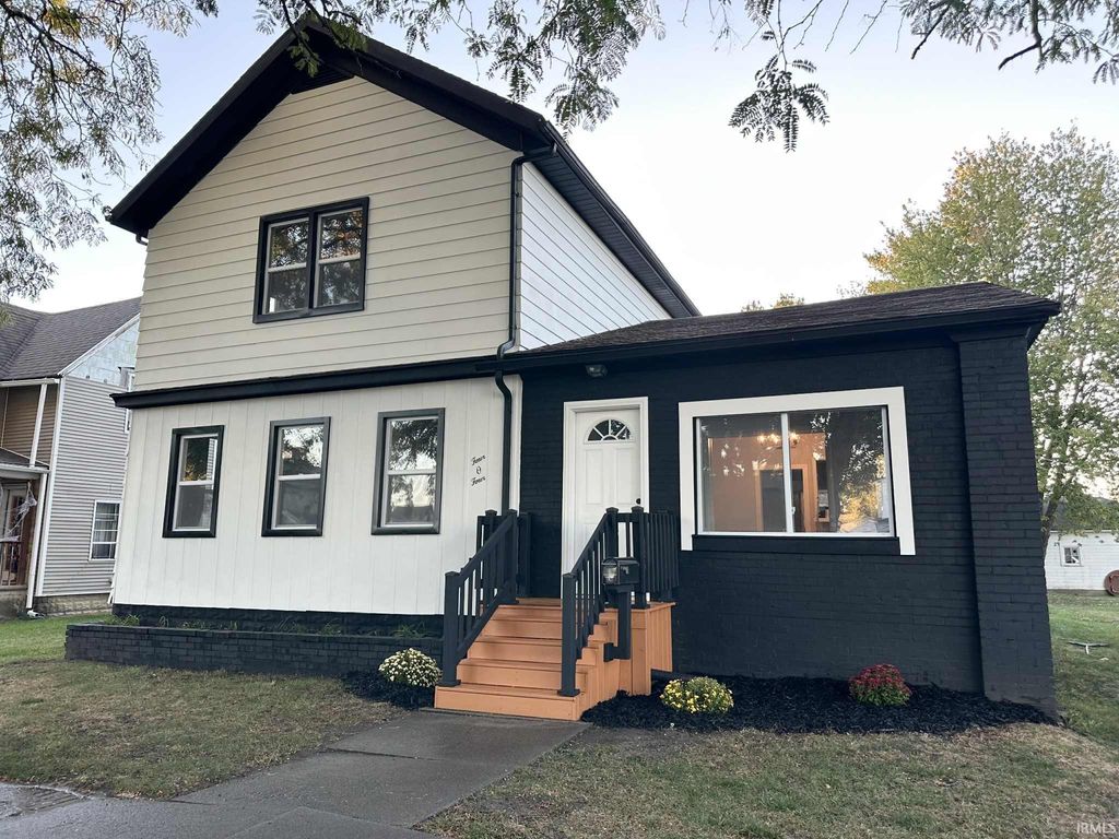 Photo of 404 S Peters Street, Garrett, IN 46738 (MLS # 202541179)