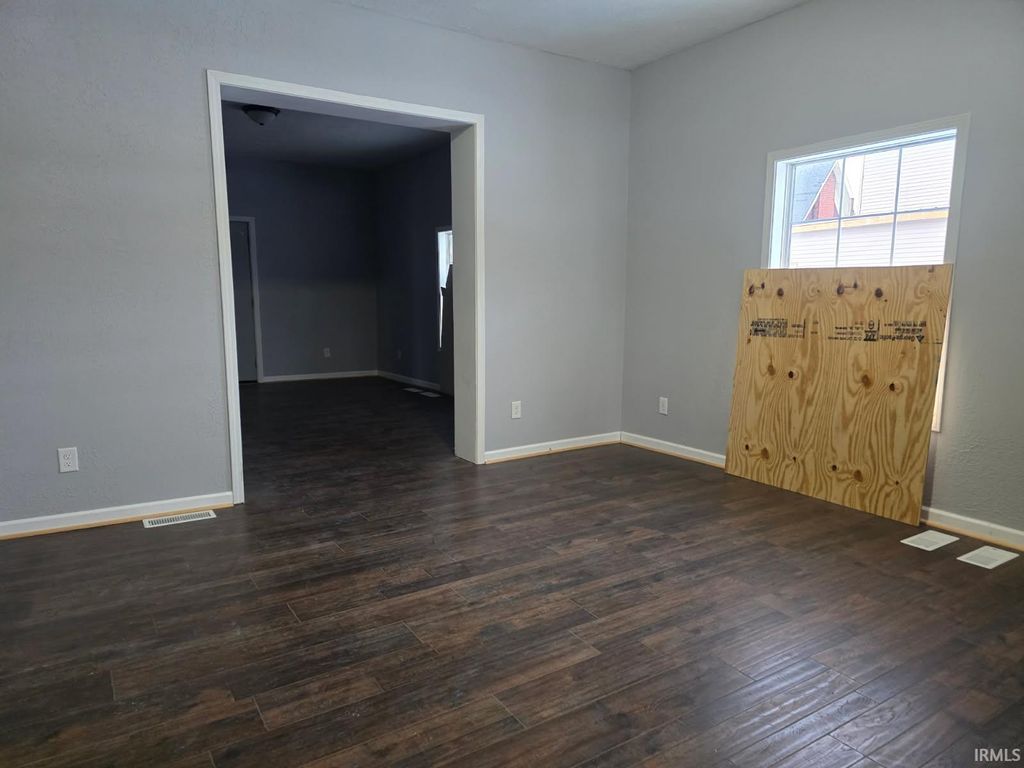 Photo of 512 S Gallatin Street, Marion, IN 46953 (MLS # 202548923)