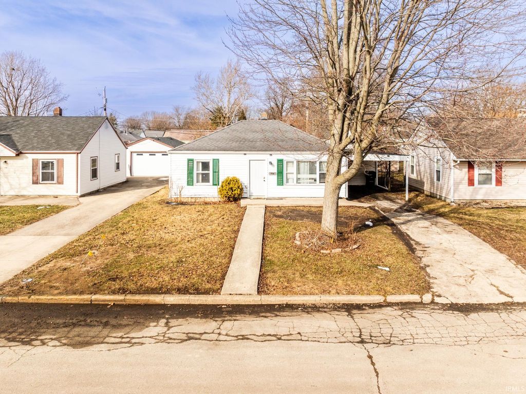 Photo of 1914 E 24th Street, Muncie, IN 47302 (MLS # 202605208)