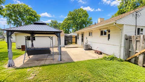 Tiny photo for 19680 Southland Avenue, South Bend, IN 46614 (MLS # 202627834)