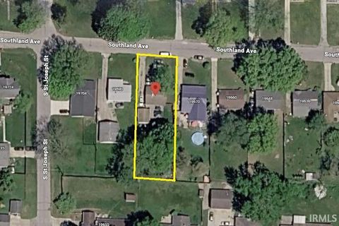 Tiny photo for 19680 Southland Avenue, South Bend, IN 46614 (MLS # 202627834)