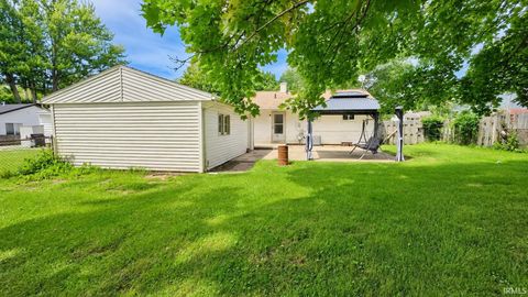 Tiny photo for 19680 Southland Avenue, South Bend, IN 46614 (MLS # 202627834)