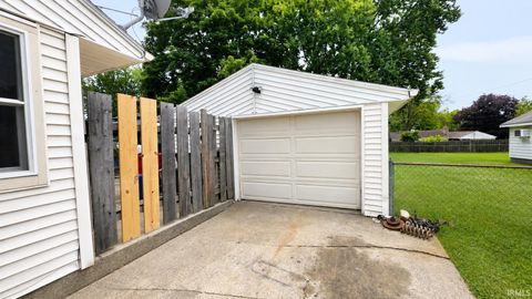 Tiny photo for 19680 Southland Avenue, South Bend, IN 46614 (MLS # 202627834)