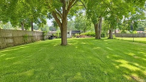 Tiny photo for 19680 Southland Avenue, South Bend, IN 46614 (MLS # 202627834)
