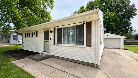 Tiny photo for 19680 Southland Avenue, South Bend, IN 46614 (MLS # 202627834)