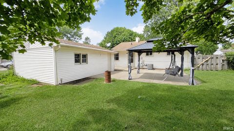 Tiny photo for 19680 Southland Avenue, South Bend, IN 46614 (MLS # 202627834)