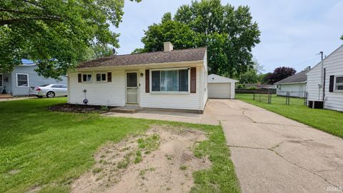 Tiny photo for 19680 Southland Avenue, South Bend, IN 46614 (MLS # 202627834)
