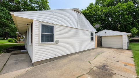 Tiny photo for 19680 Southland Avenue, South Bend, IN 46614 (MLS # 202627834)