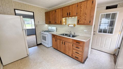 Tiny photo for 19680 Southland Avenue, South Bend, IN 46614 (MLS # 202627834)