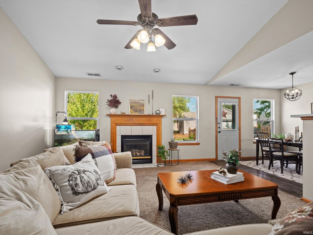 Photo of 9803 Snowstar Place, Fort Wayne, IN 46835 (MLS # 202538573)